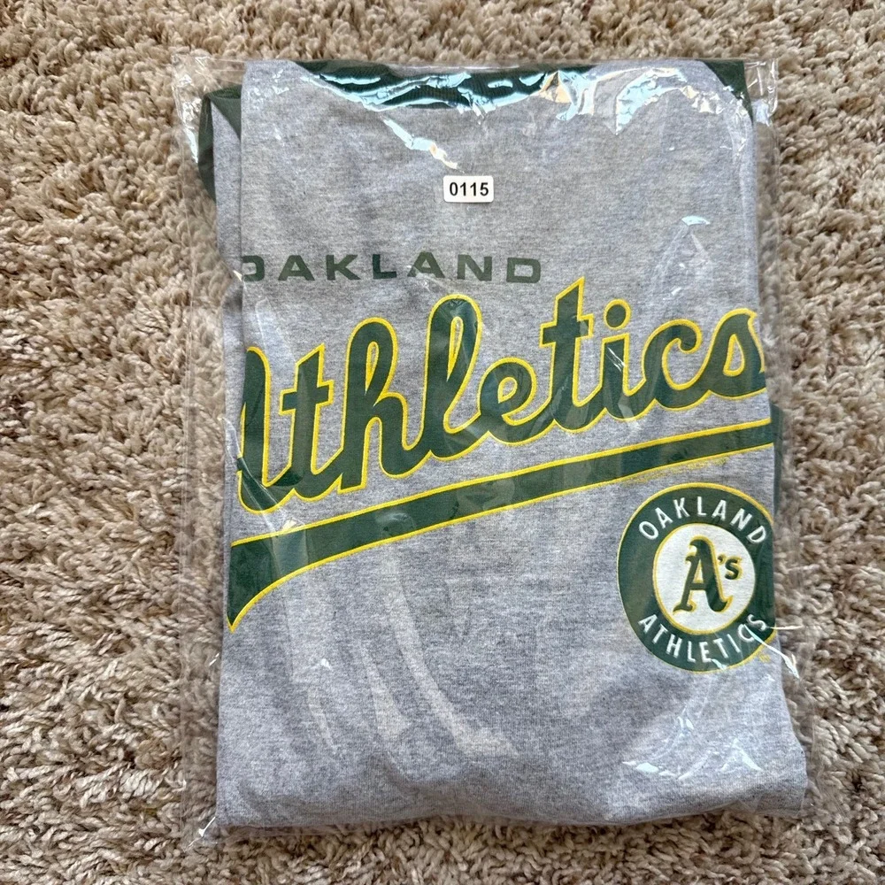 Vintage 2007 Oakland Athletics MLB Raglan Shirt Green Gray Men Large 3/4 Sleeve